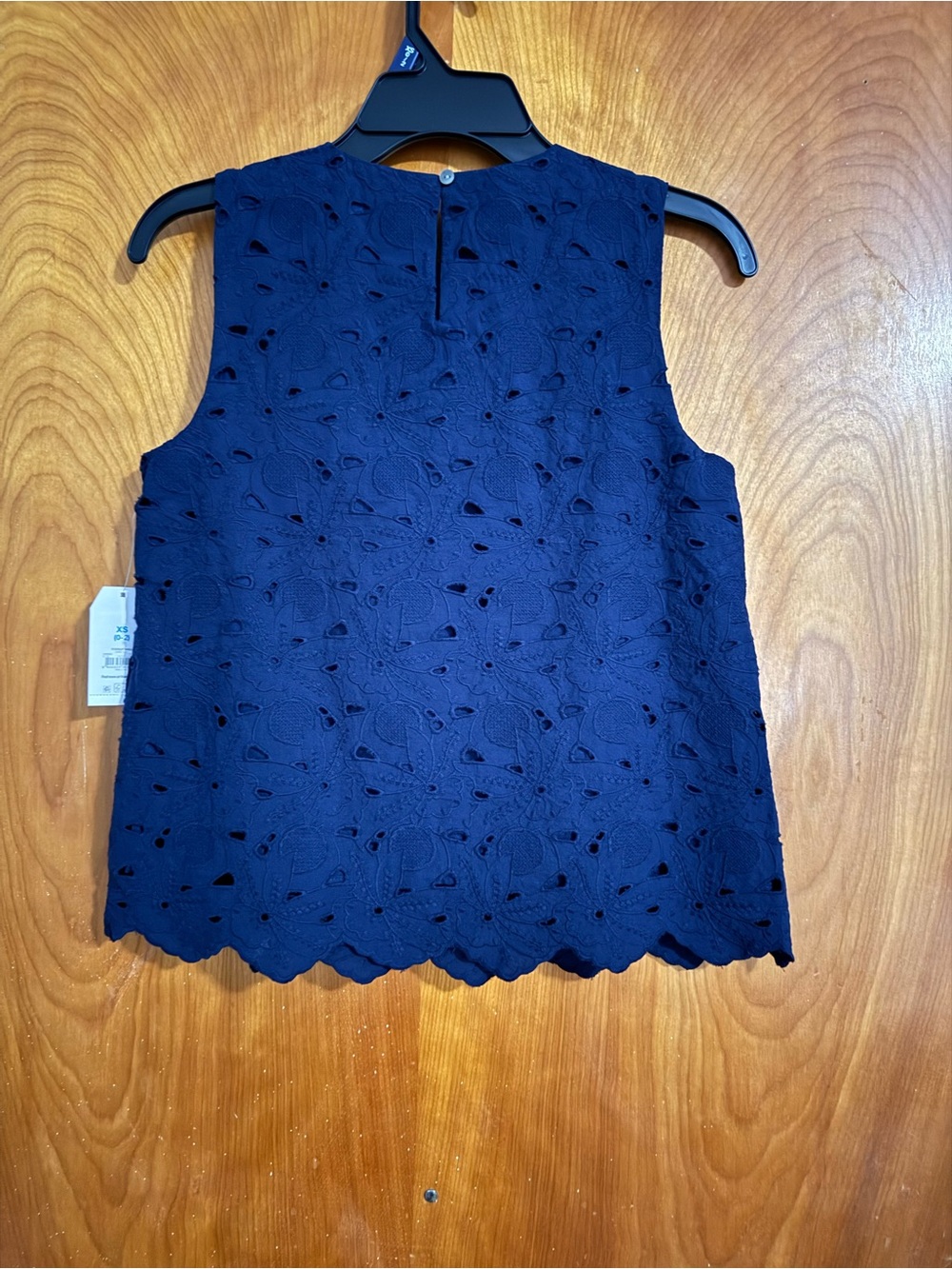 Time and Tru Navy Eyelet Lace Sleeveless Top